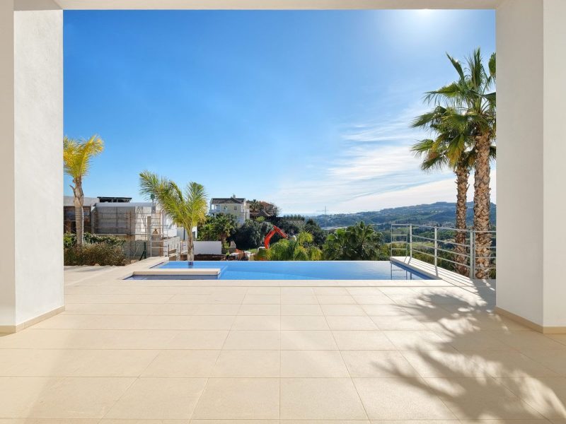 Villa for sale in Los Arqueros-Puerto del Almendro, Benahavís, Málaga (Spain)
