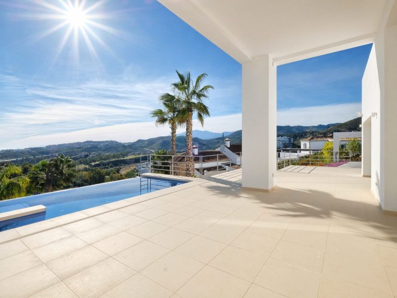 Villa for sale in Los Arqueros-Puerto del Almendro, Benahavís, Málaga (Spain)