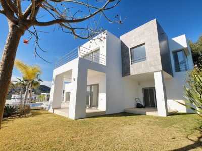 Villa for sale in Los Arqueros-Puerto del Almendro, Benahavís, Málaga (Spain)
