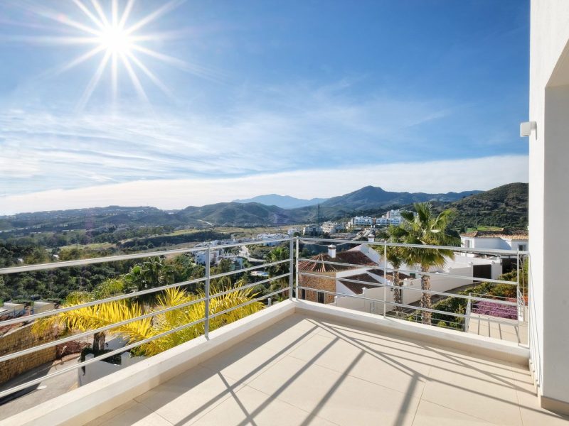 Villa for sale in Los Arqueros-Puerto del Almendro, Benahavís, Málaga (Spain)
