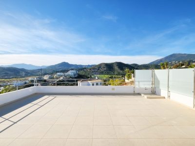 Villa for sale in Los Arqueros-Puerto del Almendro, Benahavís, Málaga (Spain)