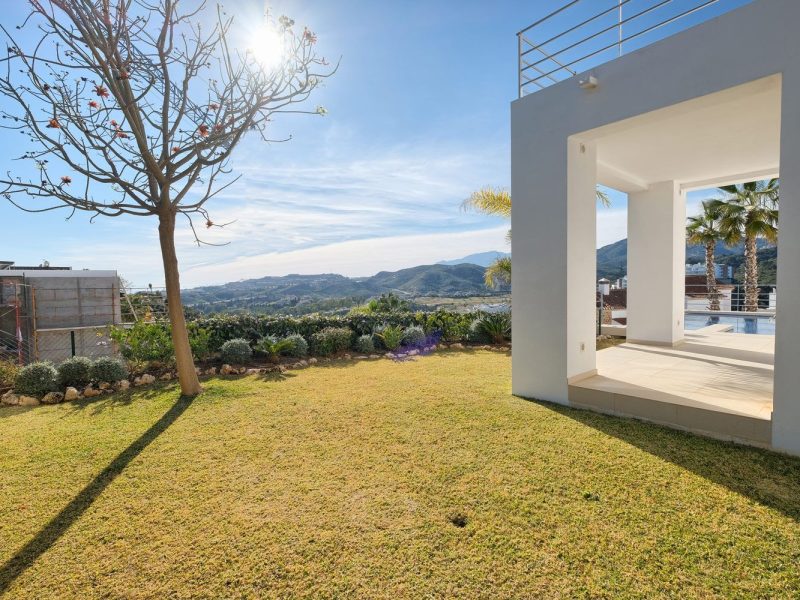 Villa for sale in Los Arqueros-Puerto del Almendro, Benahavís, Málaga (Spain)