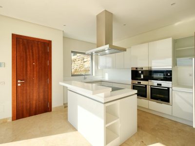 Villa for sale in Los Arqueros-Puerto del Almendro, Benahavís, Málaga (Spain)