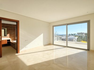 Villa for sale in Los Arqueros-Puerto del Almendro, Benahavís, Málaga (Spain)