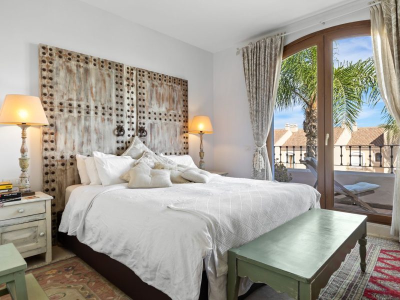 Villa til salg i El Paraíso, Benahavís, Málaga (Spanien)