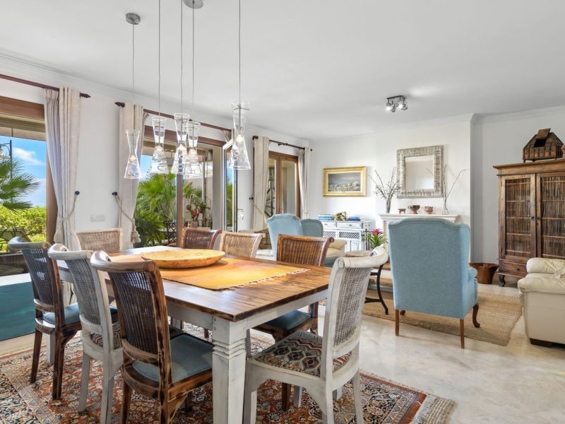 Villa til salg i El Paraíso, Benahavís, Málaga (Spanien)