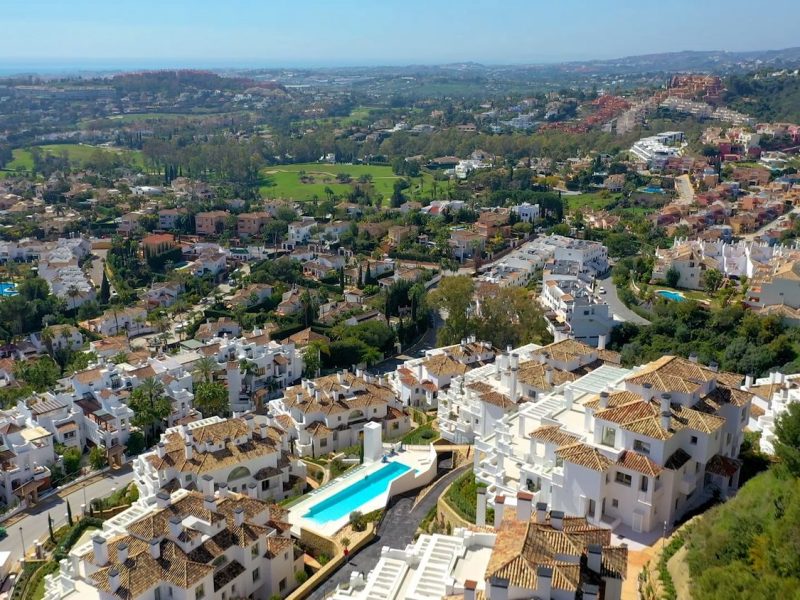 Lejlighed til salg i Nueva Andalucía, Marbella, Málaga (Spanien)