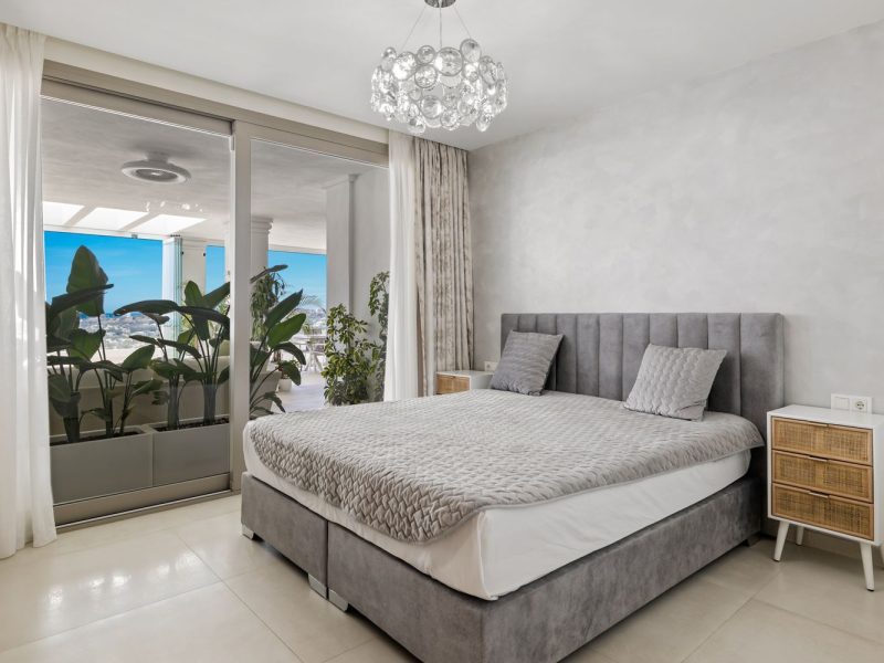 Lejlighed til salg i Nueva Andalucía, Marbella, Málaga (Spanien)