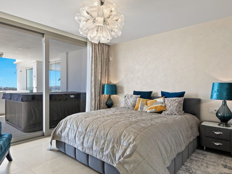 Lejlighed til salg i Nueva Andalucía, Marbella, Málaga (Spanien)