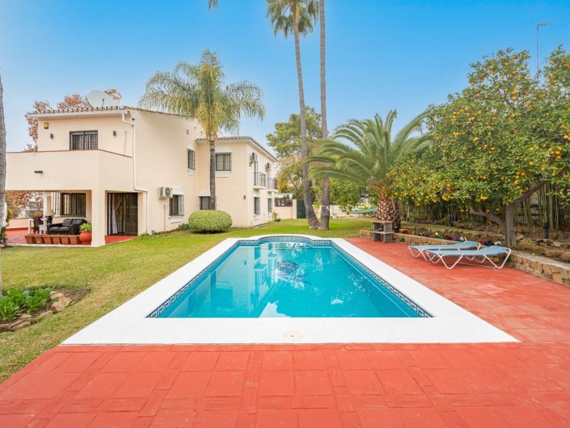 Вилла на продажу в Сан-Педро-де-Алькантара, Марбелья, Малага (Испания)