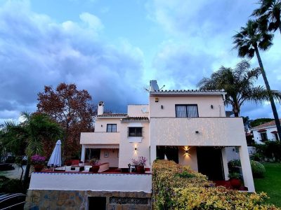 Villa til salgs i San Pedro de Alcántara, Marbella, Málaga (Spania)