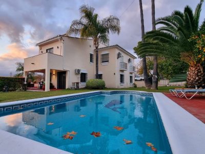 Villa til salgs i San Pedro de Alcántara, Marbella, Málaga (Spania)