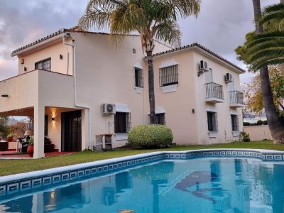 Villa til salgs i San Pedro de Alcántara, Marbella, Málaga (Spania)