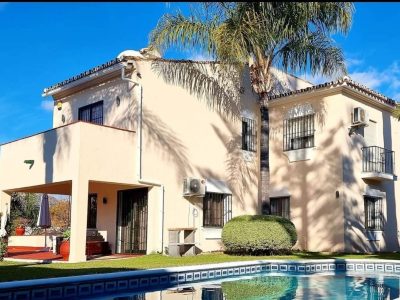 Villa til salgs i San Pedro de Alcántara, Marbella, Málaga (Spania)