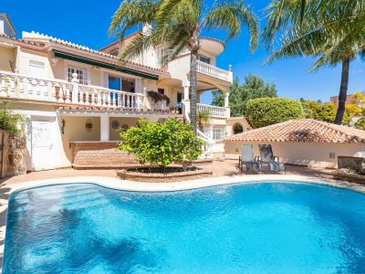Villa til salgs i Nueva Andalucía, Marbella, Málaga (Spania)