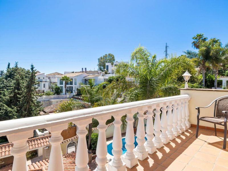 Villa til salgs i Nueva Andalucía, Marbella, Málaga (Spania)