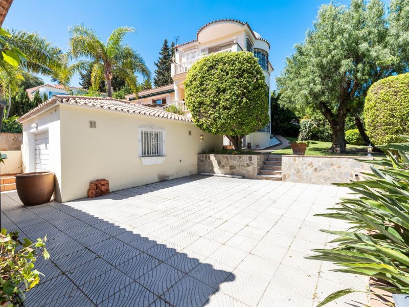 Villa til salgs i Nueva Andalucía, Marbella, Málaga (Spania)