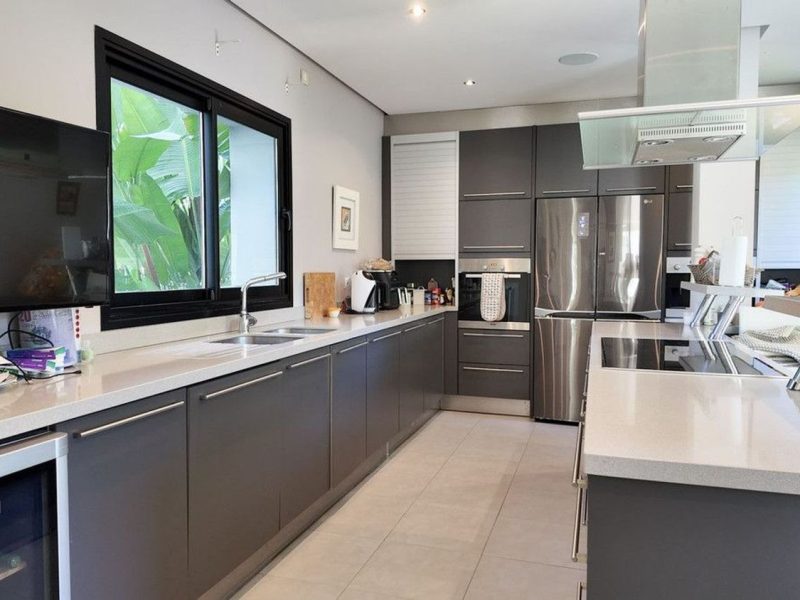 Villa for sale in El Madroñal, Benahavís, Málaga (Spain)