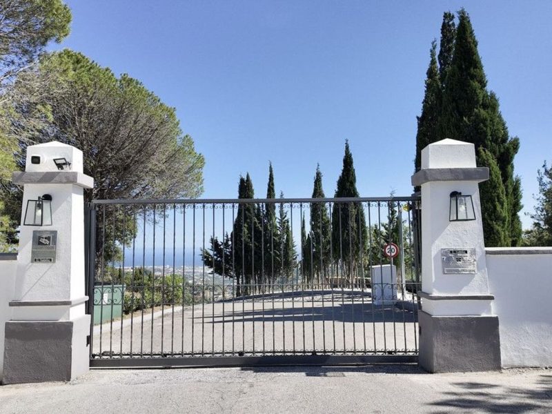 Villa for sale in El Madroñal, Benahavís, Málaga (Spain)