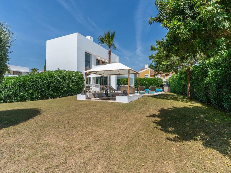 Villa for sale in Benamara - Atalaya, Estepona, Málaga (Spain)