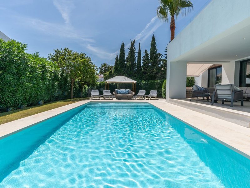 Villa for sale in Benamara - Atalaya, Estepona, Málaga (Spain)