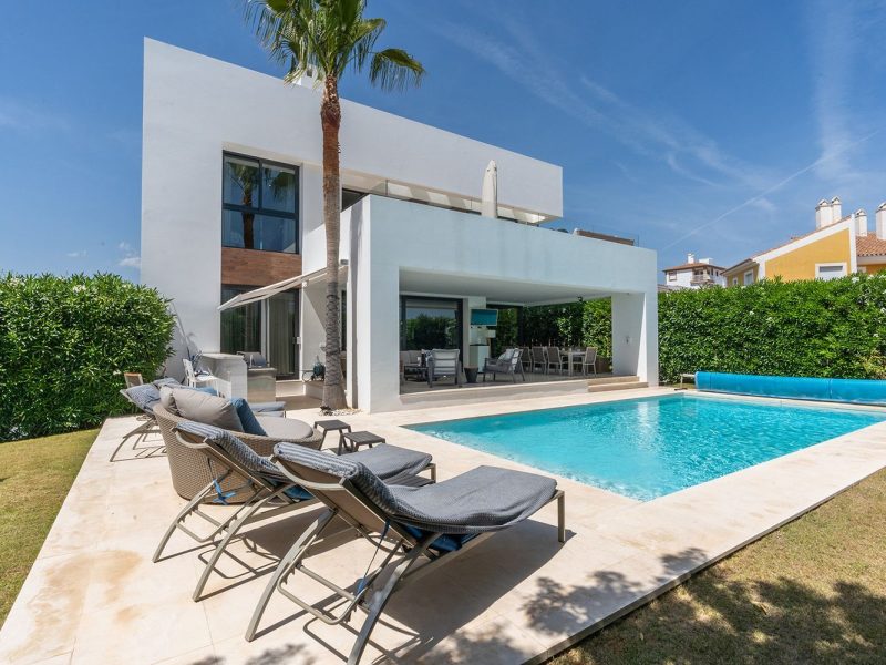 Villa for sale in Benamara - Atalaya, Estepona, Málaga (Spain)