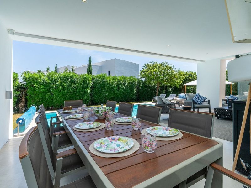 Villa for sale in Benamara - Atalaya, Estepona, Málaga (Spain)