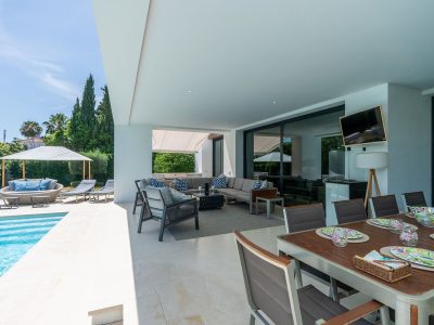 Villa for sale in Benamara - Atalaya, Estepona, Málaga (Spain)