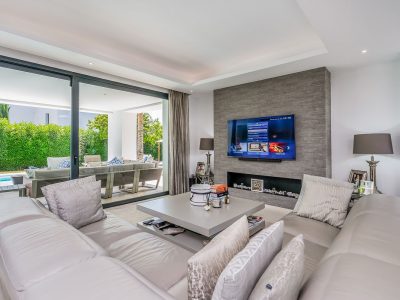 Villa for sale in Benamara - Atalaya, Estepona, Málaga (Spain)