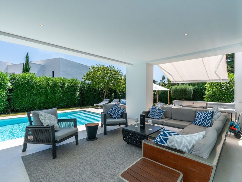 Villa for sale in Benamara - Atalaya, Estepona, Málaga (Spain)