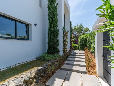 Villa for sale in Benamara - Atalaya, Estepona, Málaga (Spain)