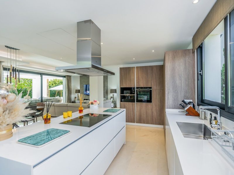 Villa for sale in Benamara - Atalaya, Estepona, Málaga (Spain)