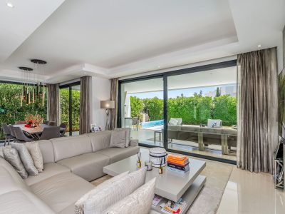 Villa for sale in Benamara - Atalaya, Estepona, Málaga (Spain)