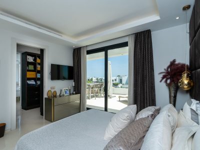 Villa for sale in Benamara - Atalaya, Estepona, Málaga (Spain)