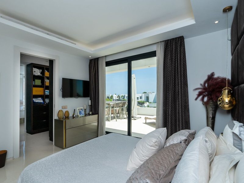 Villa for sale in Benamara - Atalaya, Estepona, Málaga (Spain)