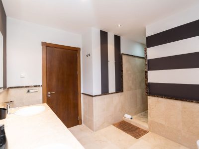 Huvila myynnissä Benahavís, Benahavís, Málaga (Espanja)