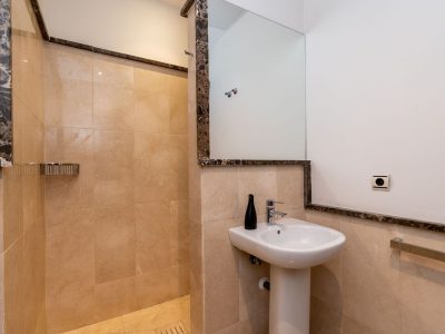 Huvila myynnissä Benahavís, Benahavís, Málaga (Espanja)