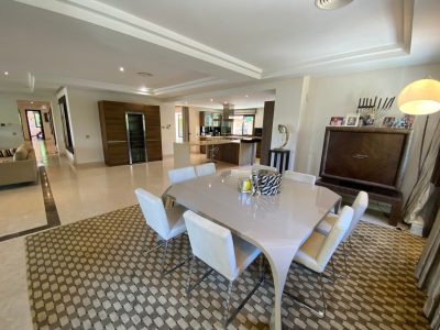 Villa til salg i Nueva Andalucía, Marbella, Málaga (Spanien)