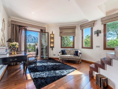 Villa til salg i Nueva Andalucía, Marbella, Málaga (Spanien)