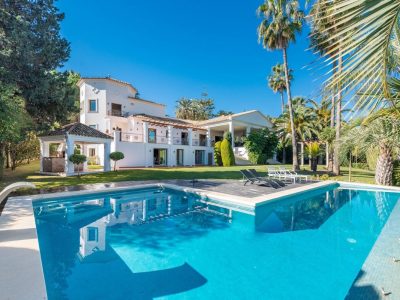 Villa til salg i Nueva Andalucía, Marbella, Málaga (Spanien)