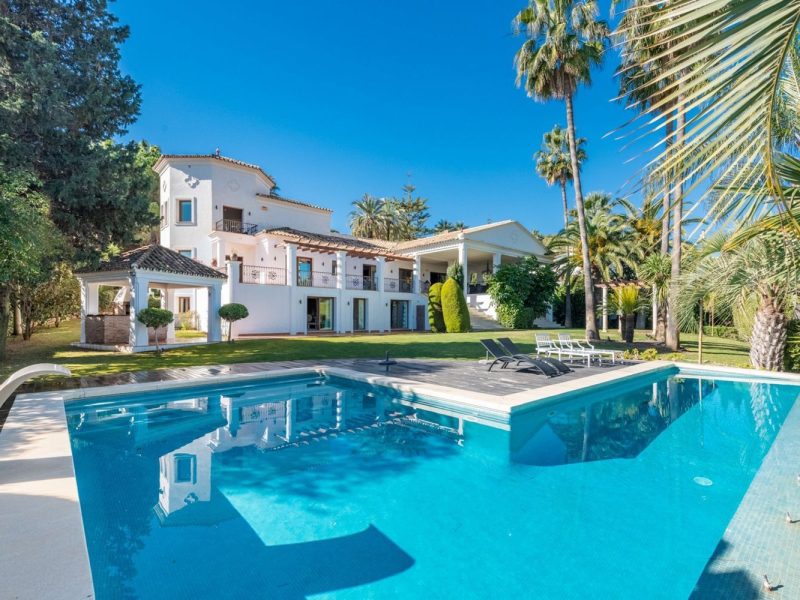 Villa til salg i Nueva Andalucía, Marbella, Málaga (Spanien)