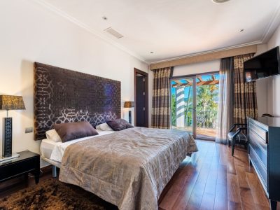 Villa til salg i Nueva Andalucía, Marbella, Málaga (Spanien)