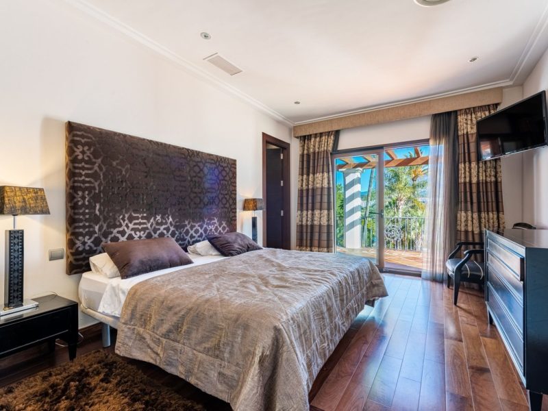 Villa til salg i Nueva Andalucía, Marbella, Málaga (Spanien)