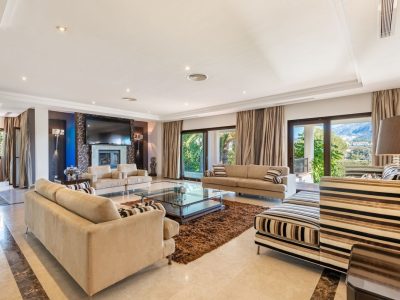 Villa til salg i Nueva Andalucía, Marbella, Málaga (Spanien)