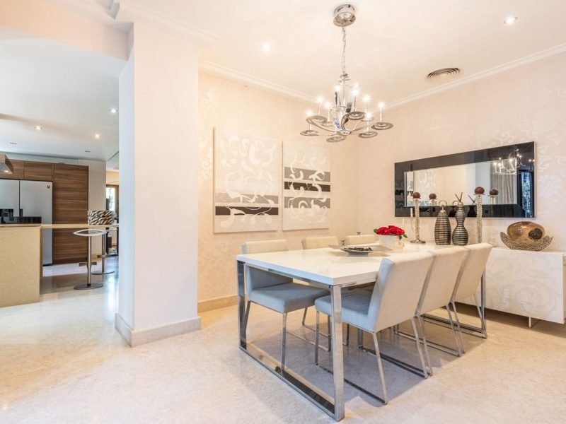 Villa til salg i Nueva Andalucía, Marbella, Málaga (Spanien)