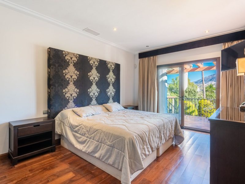 Villa til salg i Nueva Andalucía, Marbella, Málaga (Spanien)