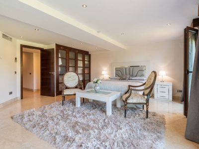 Villa til salg i Nueva Andalucía, Marbella, Málaga (Spanien)