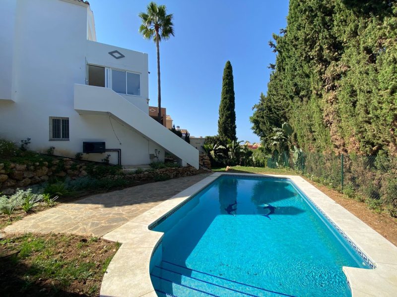 Villa til salgs i Rio Real-Los Monteros, Marbella, Málaga (Spania)