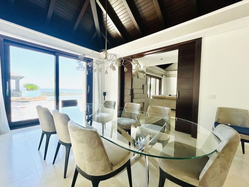 Huvila myynnissä Los Flamingosissa, Benahavísissa, Málagassa (Espanja)