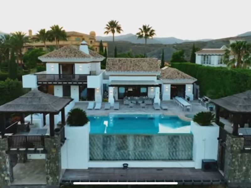 Huvila myynnissä Los Flamingosissa, Benahavísissa, Málagassa (Espanja)